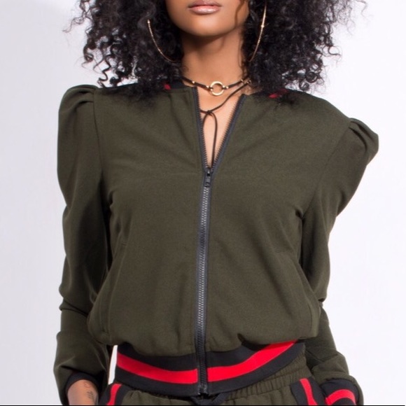 Striped Tracksuit w/ Puff Sleeve - Track pants - Picture 5 of 5